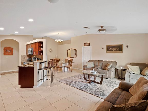 5th image of 1218 Winding Rose Way
