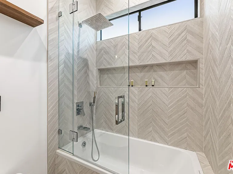 22747 Erwin St — Photo 38
