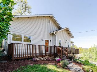 952 SE Glenn St, Roseburg, OR