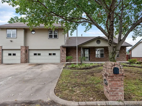 1405 Ford Circle Dr, Wagoner, OK 74467