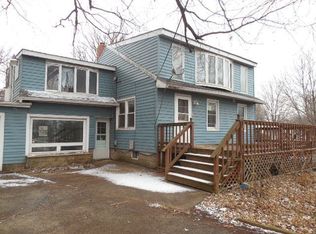 21 Lawrence Dr, Kankakee, IL 60901