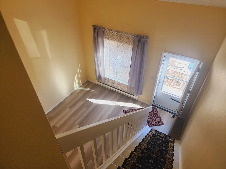 147 Wellington St — Photo 6