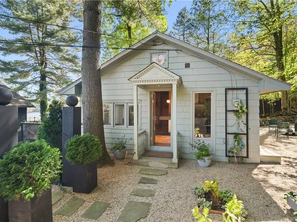 227 Mamanasco Road, Ridgefield, CT 06877