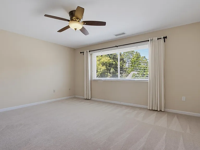 2039 Lemon Ave — Photo 31