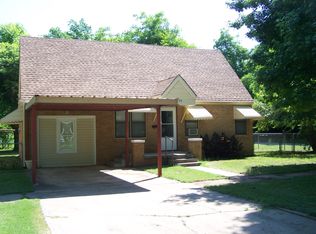 102 N Locust St, Pauls Valley, OK 73075