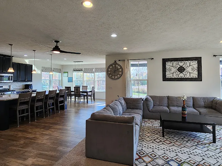 7014 Emerald Bay Ave NW — Photo 10