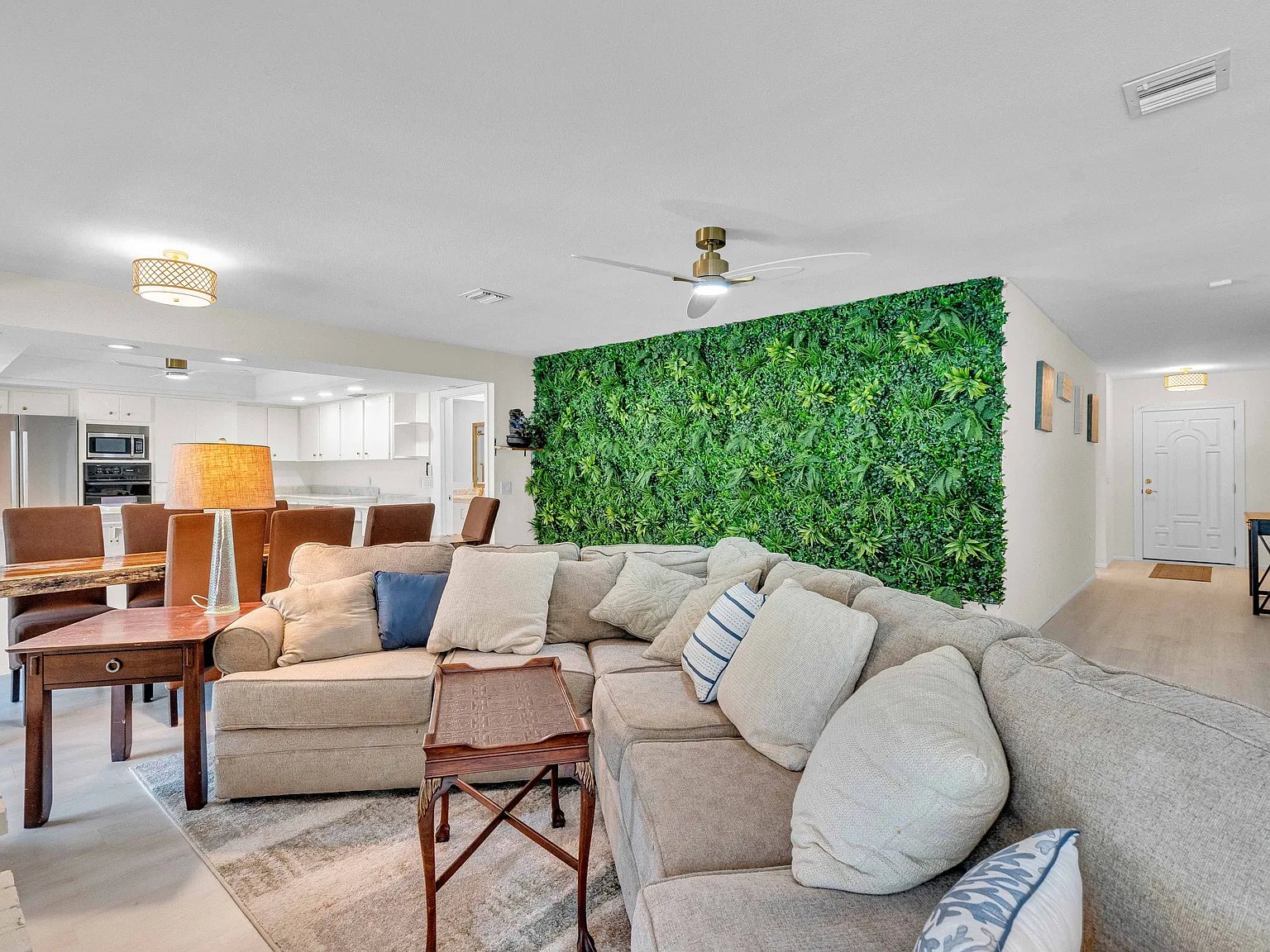 3 bed, 2000 sqft, $3,900 — Photo 4