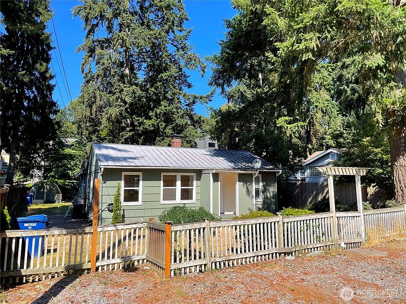 3rd image of 13729 Stone Avenue N