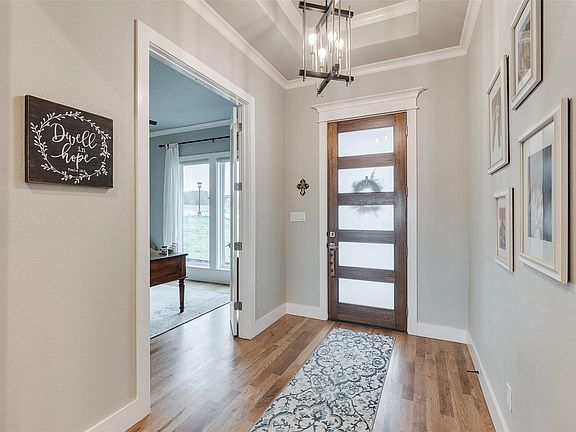 5th image of 1024 Henry Way