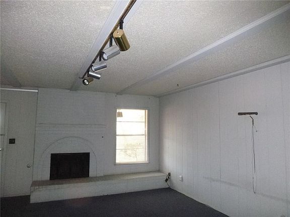 5th image of 1824 Andalucia Dr