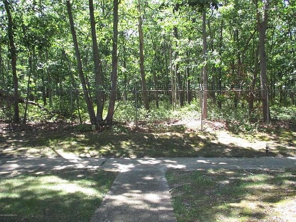 2nd image of 252A Jefferson Ct #100A