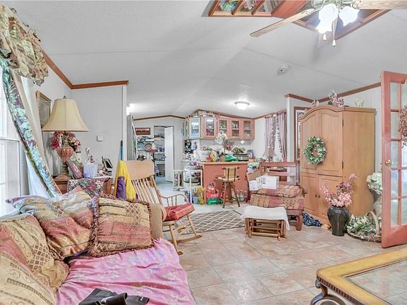 2nd image of 1625 W Pine Meadows Dr