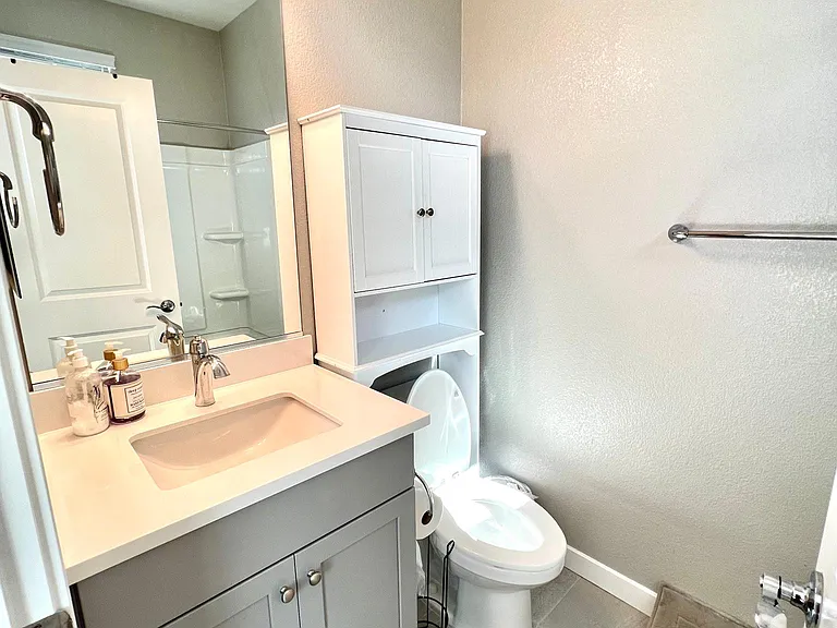 Room option #2 - private bathroom