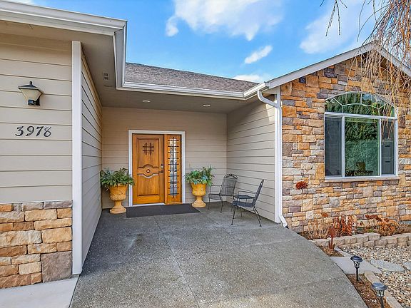 5th image of 3978 Foothill Dr