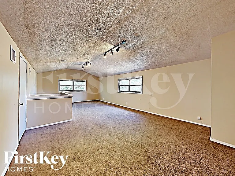 13630 Onyx Ln — Photo 13