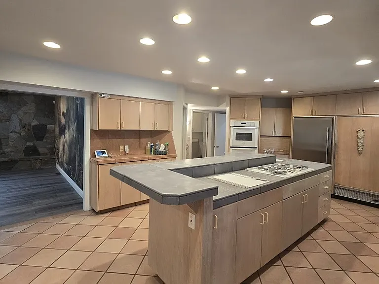 1176 W San Bruno Ave — Photo 19