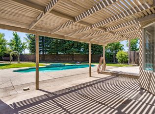 517 Oakborough Ave, Roseville, CA 95747