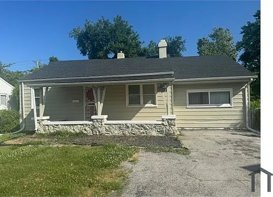 2257 Chambers Rd — Photo 1