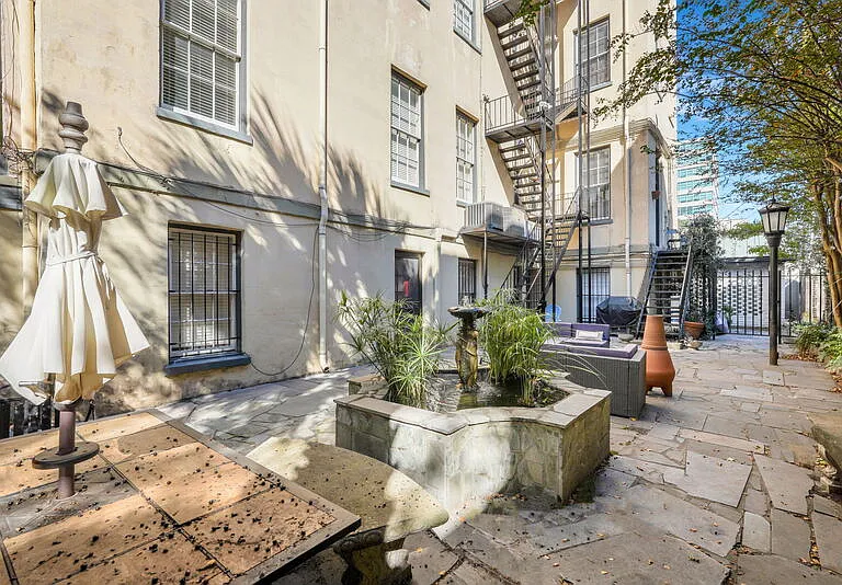 112 E Harris St #404 — Photo 11