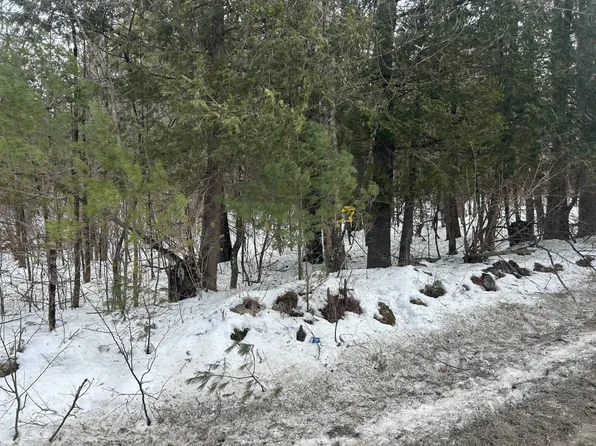 L24000 Hogback Rd, Crown Pt, NY 12928