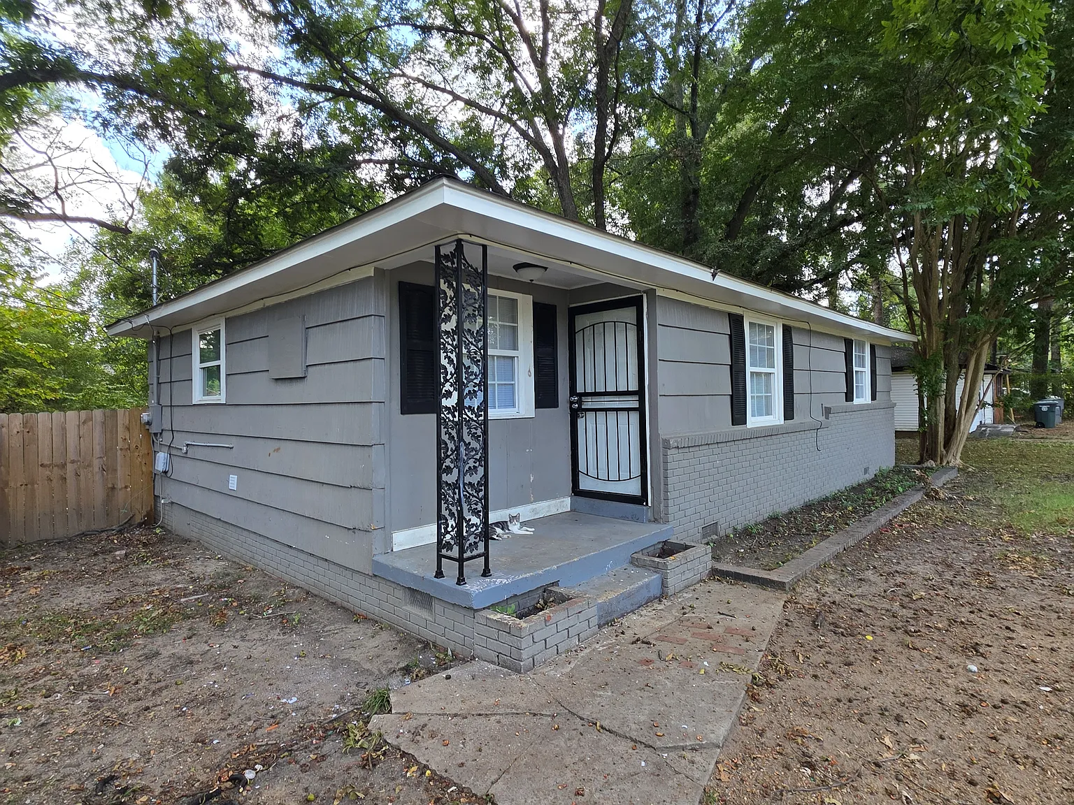 Beautiful 3-Bedroom, 1-Bathroom Home — Photo 2