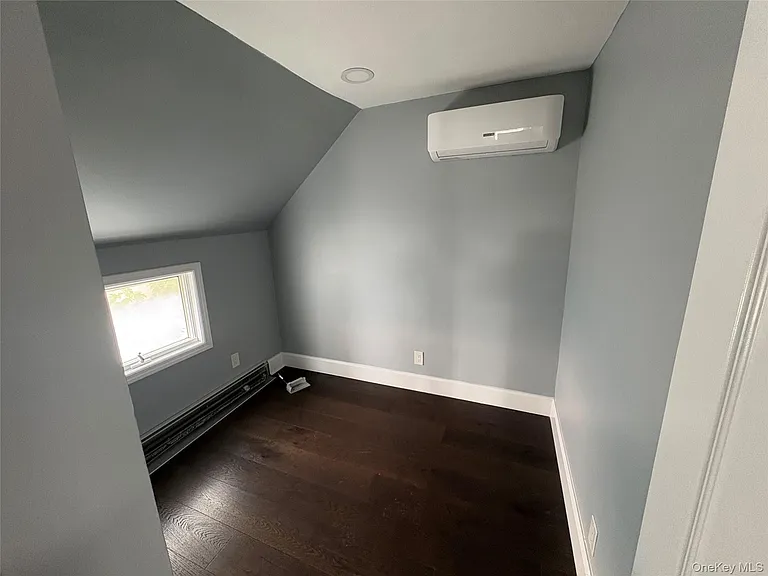 100 Merrick Rd — Photo 9
