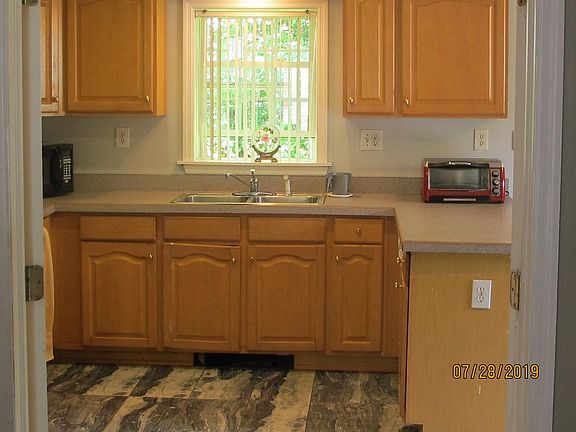 4th image of 100 Timber Hill Ln