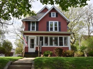 549 W College Ave, Waukesha, WI 53186