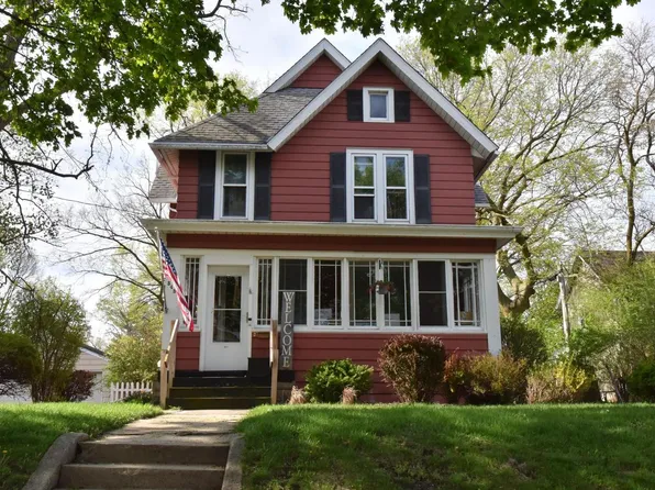 549 West College AVENUE, Waukesha, WI 53186