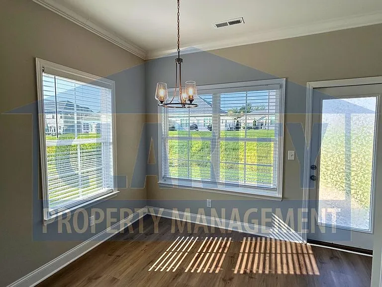 200 Bellingham Cv NE — Photo 9