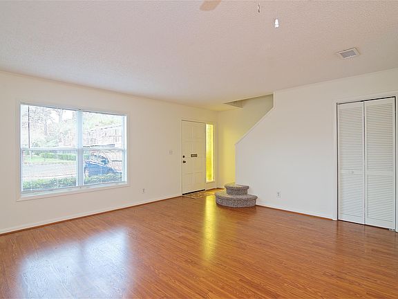 4th image of 695 A1a N Unit 82