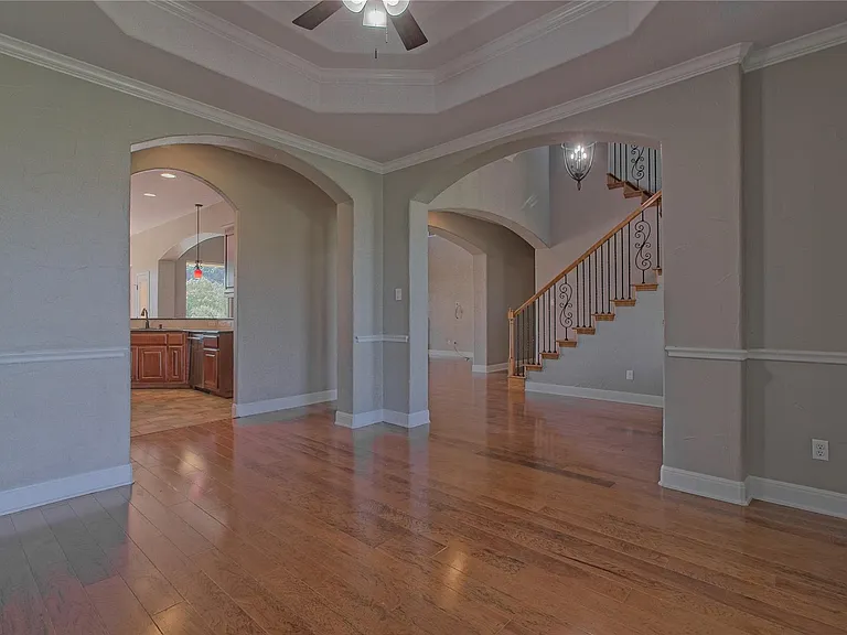 125 Waterford Ln — Photo 6