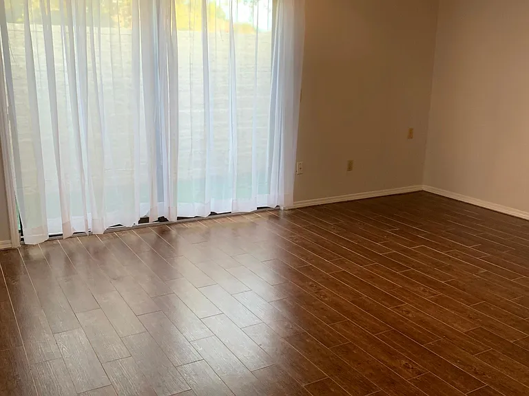 6453 N College Ave — Photo 13