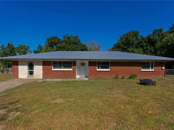 301 E Hall St, Hearne, TX 77859