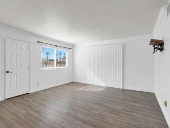 3rd image of 5004 Los Morros Way Unit 2