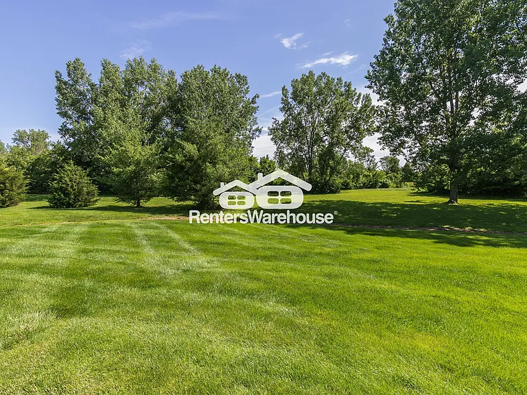 8127 N Lawn Ave — Photo 4