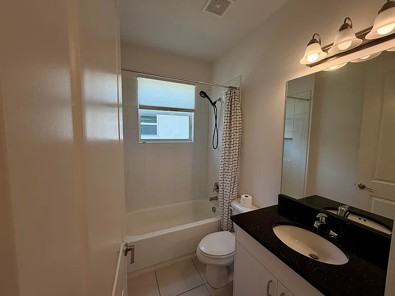11609 SW Hawthorne Hill Rd — Photo 7