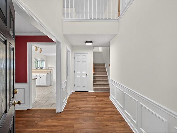 3rd image of 112 Crosswood Dr