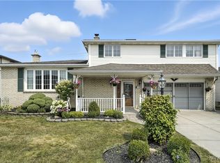 124 Nantucket Dr E, Buffalo, NY 14225