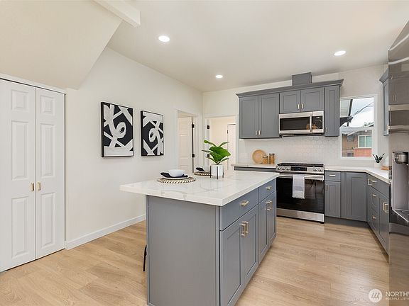 3rd image of 8416 Duncan Avenue S