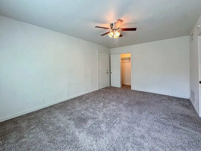 609 Amarillo St — Photo 14