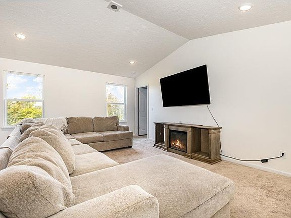 5th image of 1051 Arbor Springs Dr