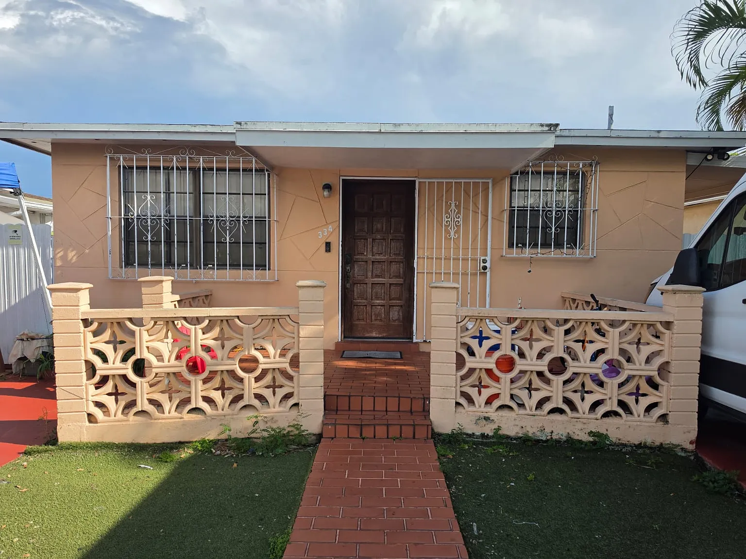 W 18th St, Hialeah — Photo 2