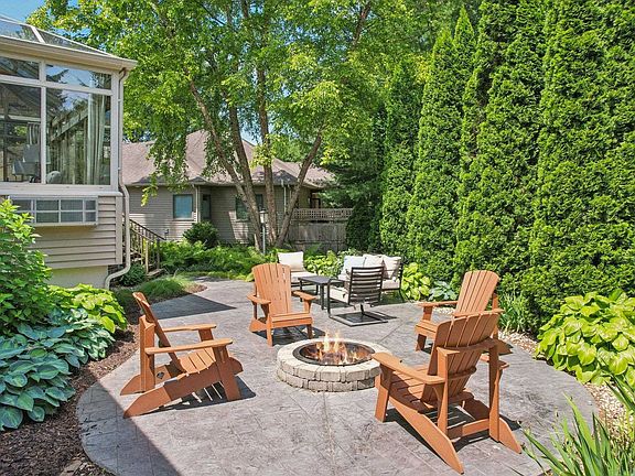4th image of 5943 Oak Hollow Dr