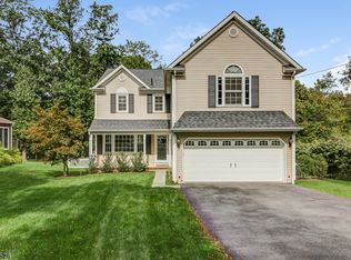 26 Maple Rd, Chatham, NJ 07928