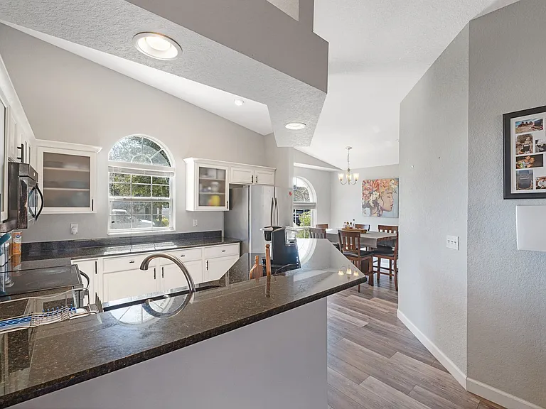 518 Highland Meadows St — Photo 7