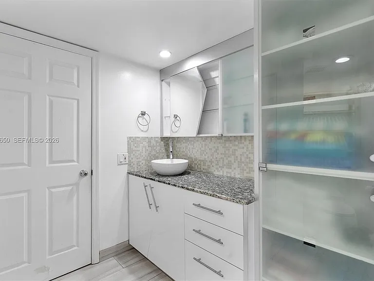 3530 Mystic Pointe Dr #2907 — Photo 33