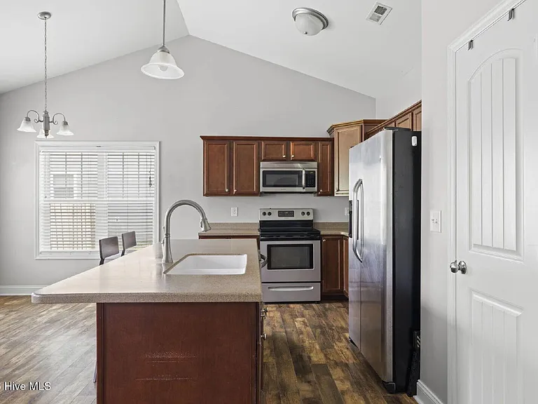 144 Backfield Pl — Photo 8