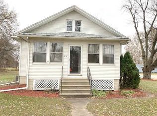 450 1st St, Colona, IL 61241