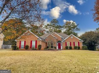 5555 Grove Place Xing SW, Lilburn, GA 30047